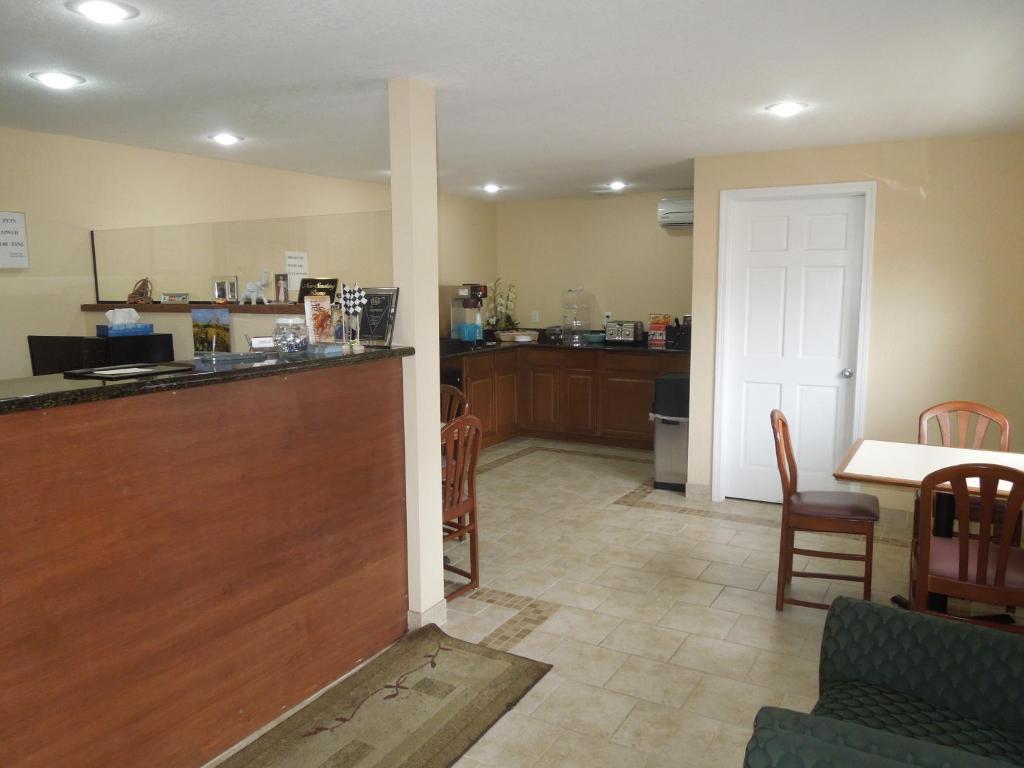 Budget Inn Watkins Glen Exteriör bild