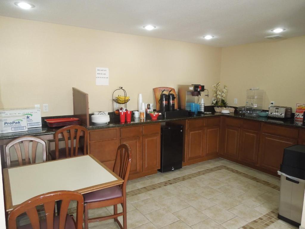 Budget Inn Watkins Glen Exteriör bild
